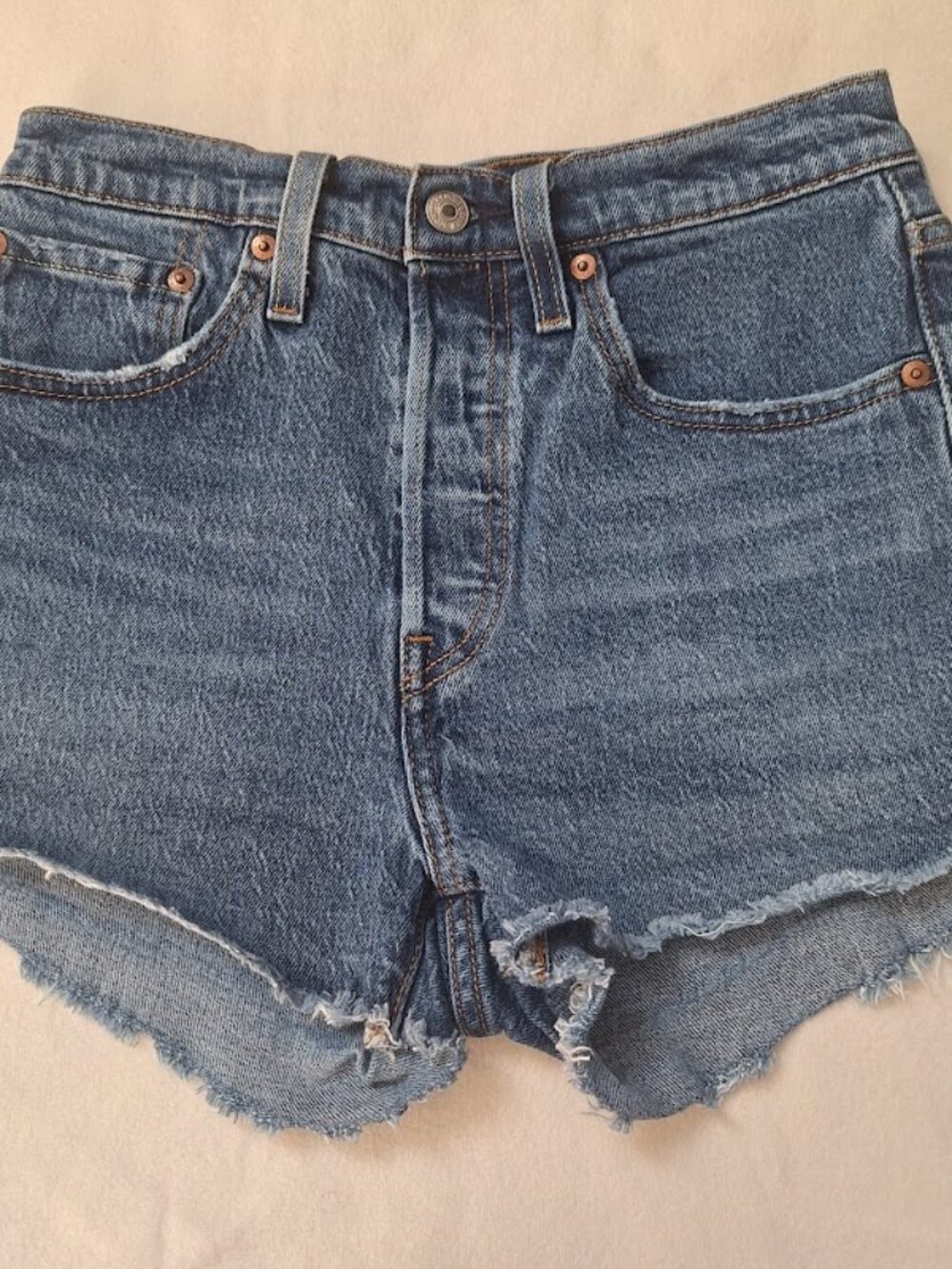 Levi's 501 Original Cutoff Denim Shorts W26 Light Wash Raw Hem